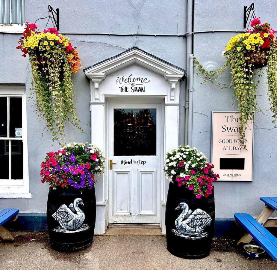 Swan Hotel By Greene King Inns Thaxted Exterior foto